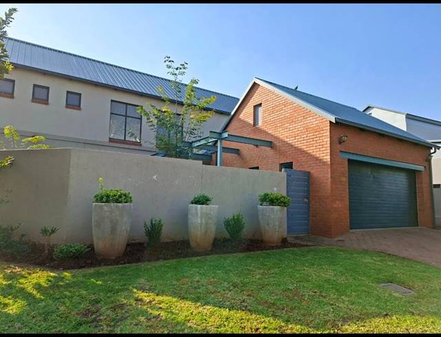 3 BEDROOM HOUSE FOR SALE IN MIDSTREAM ESTATE